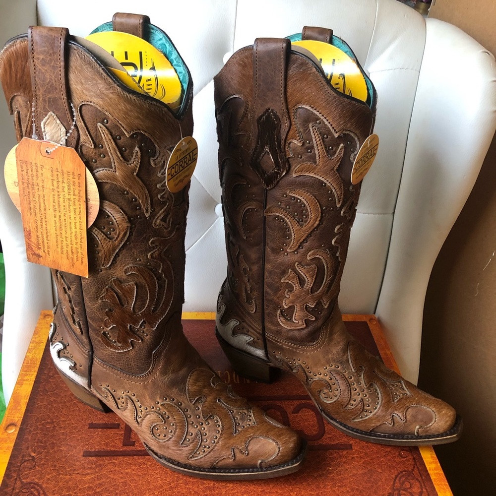 Corral cowhide inlay western cowgirl boots